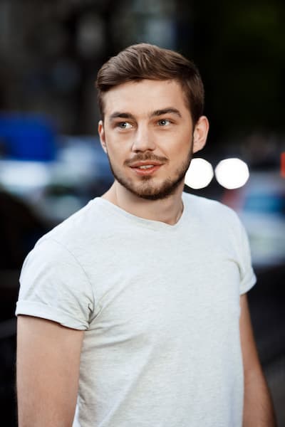 Lucas Levotre Magnétiseur Guérisseur - Magnétisme à distance sur photo